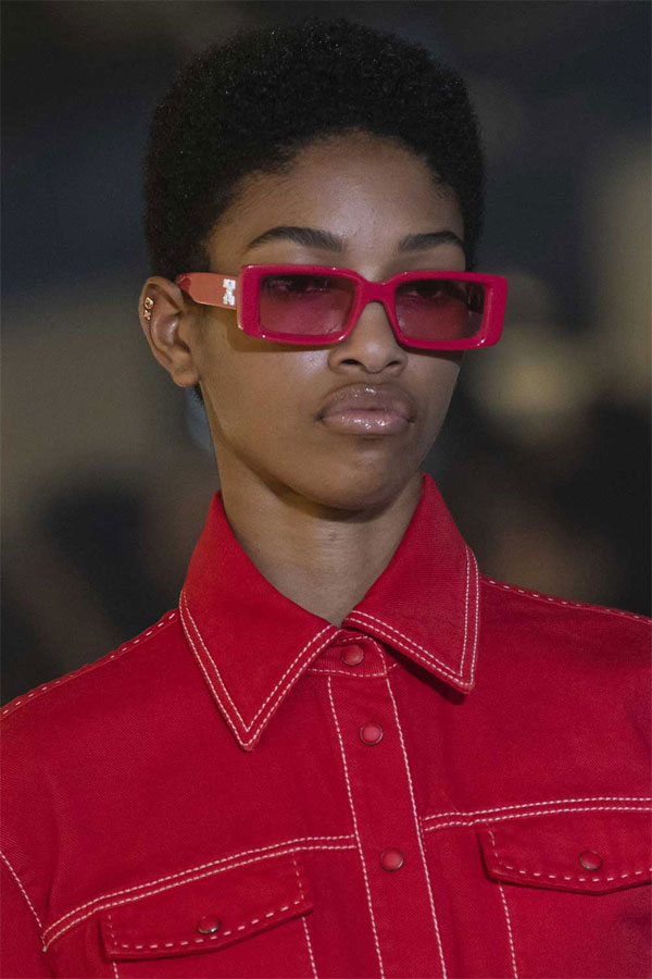 Портал Vogue выбрал самые модные очки на период карантина 7