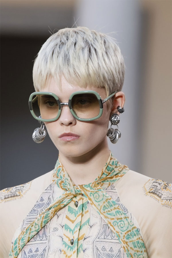 Портал Vogue выбрал самые модные очки на период карантина 2