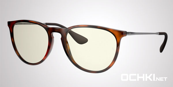 Ray-Ban представляет новую линию очков 