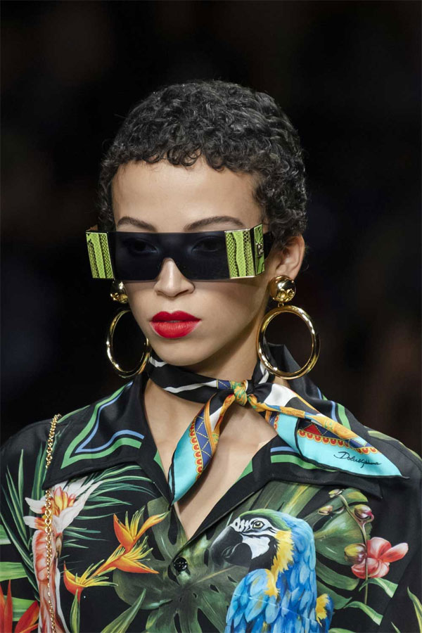 Портал Vogue выбрал самые модные очки на период карантина 6