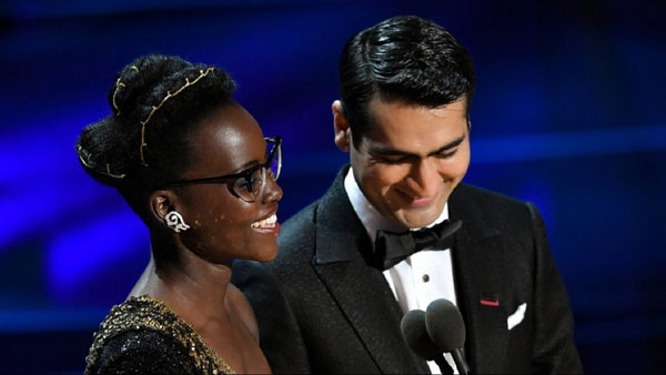 Люпита Нионго на церемонии вручения премии «Оскар-2018» предстала в очках Andy Wolf