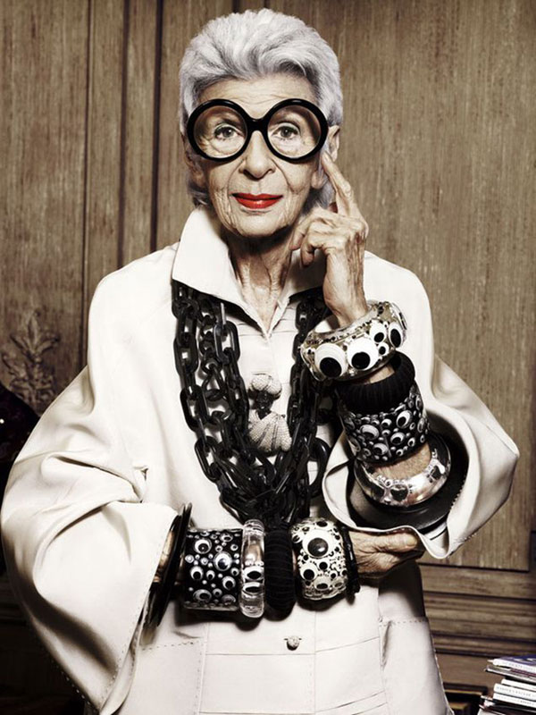 Леди в круглых очках в роговой оправе в 93 года признана иконой стиля 3