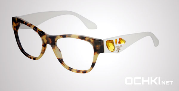«Салон Необычных Оправ» (Москва) предлагает восхитительные очки Prada Voice!
