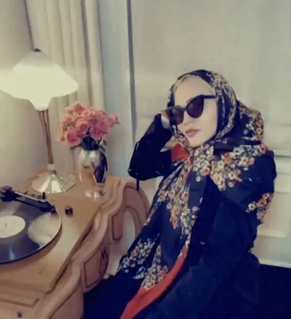 Мадонна опубликовала ролик с собой в сногсшибательных очках!