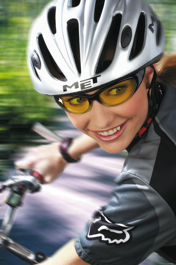 Спортивные очки сквозь призму цвета 4