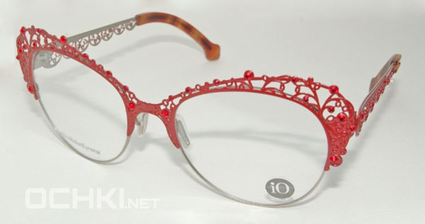 В «Салоне Необычных Оправ» (Москва) появились элегантные очки марки IO