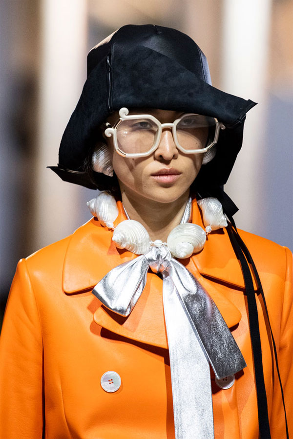 Портал Vogue выбрал самые модные очки на период карантина 1