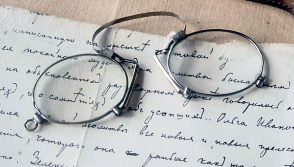 Носил ли Чехов пенсне в 1888 году, или очки и зрение героев сериала «Анна Детективъ» (Часть 1) 8
