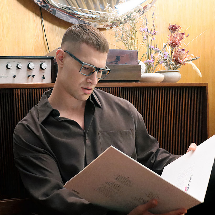 Solano Polychromic: игра цвета под винил 70-х