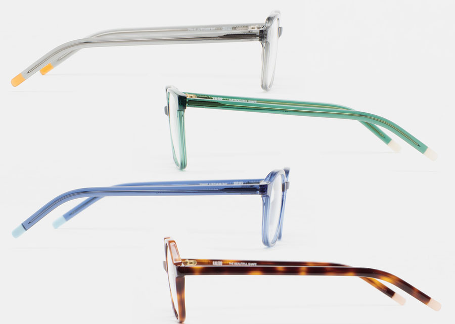 Kaleos в школе  и дома