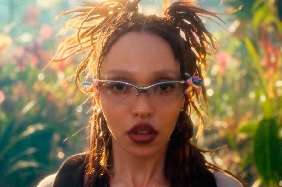 Gentle Monster и FKA twigs представляют скульптурные очки на предстоящий сезон