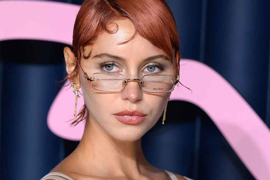 Айрис Лоу в оправе от Miu Miu: минимализм с эффектом присутствия