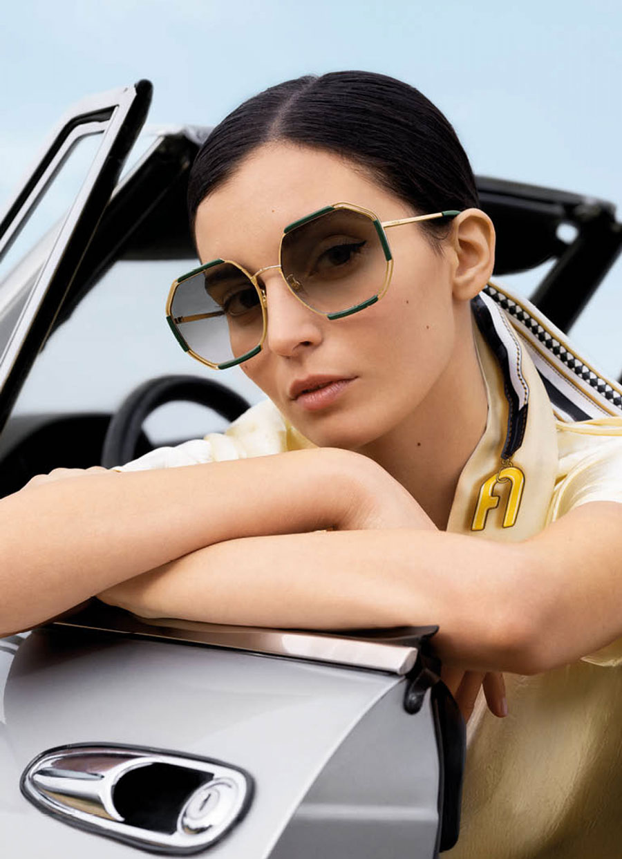 Легкость, гармония и баланс солнцезащитных очков Furla