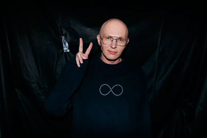 Гоша Карцев дебютировал с первой коллекцией очков «Начало»