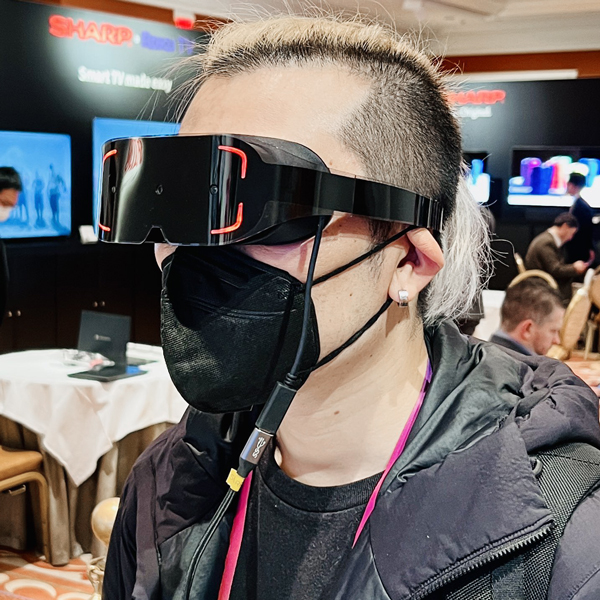VR-очки-от-Sharp.jpg