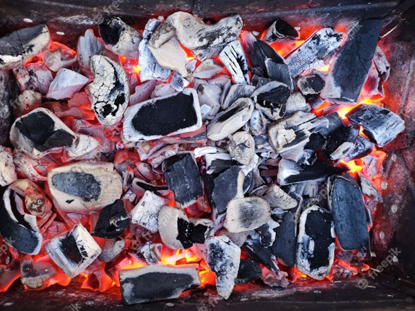 Приготовление пищи на угле или дровах связано с повышенным риском глазных болезней